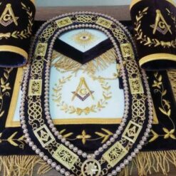 MASONIC GRAND LODGE MASTER MASON APRON, CUFFS PAIR AND CHAIN COLLAR